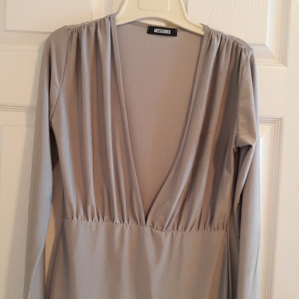 Dress - Picture 3 of 3